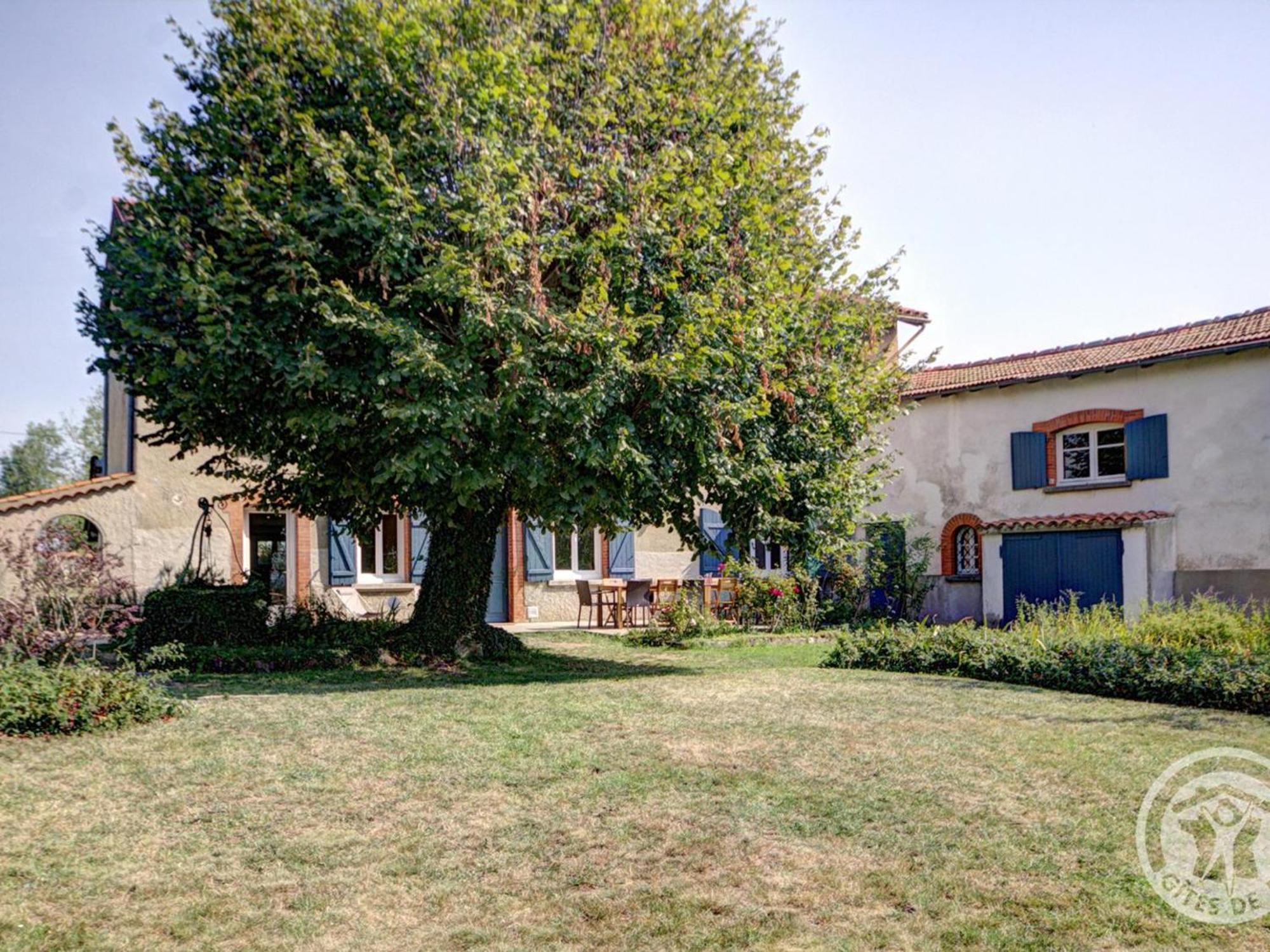 Gite Spacieux Avec Jardin Arbore Et Jeux Enfants, A Proximite De St-Etienne Et Lyon - Fr-1-496-147 Montchal Eksteriør billede